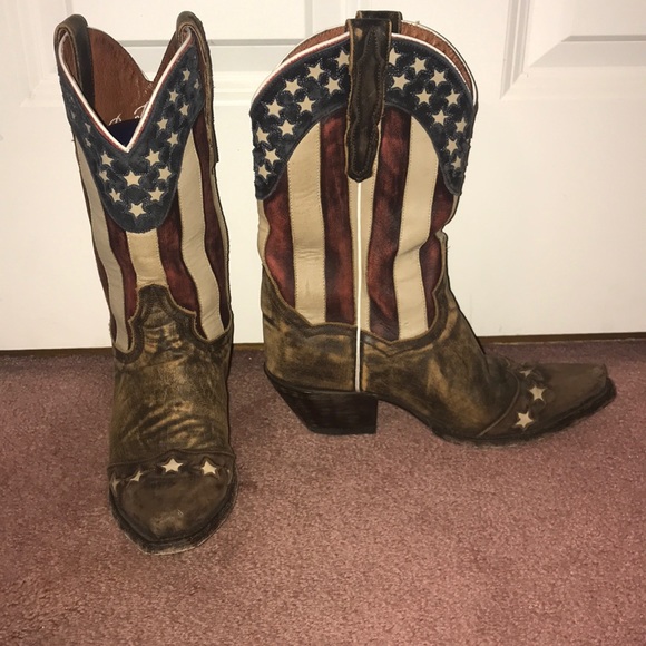 dan post flag boots